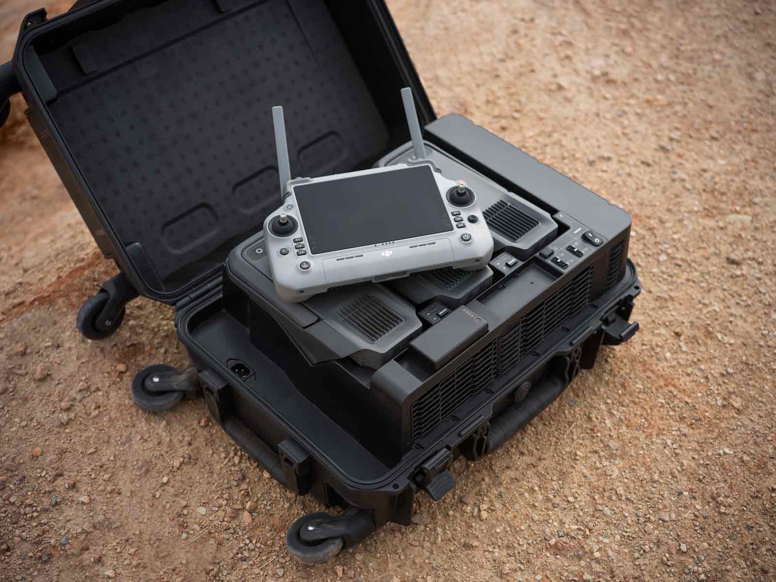 M400 battery ecosystem and stations<