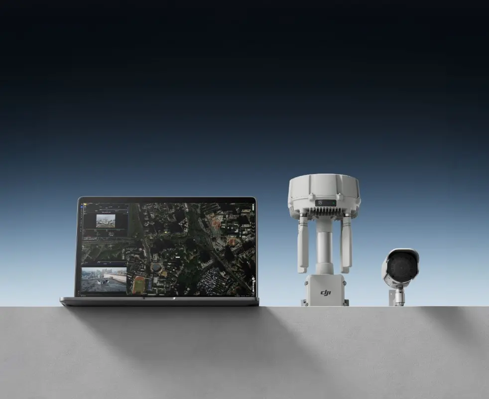 DJI O4 Ground Station system displaying live telemetry maps